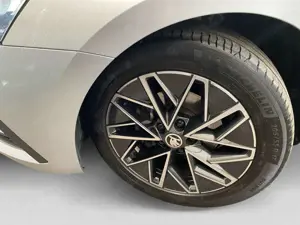 Skoda Octavia Combi 2.0 TDI Clever LED AHK CAM Standhz Bild 5