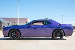 Dodge Challenger Hellcat aus Sammlung Schalter 1970KM!