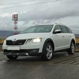 Skoda Octavia Combi 2.0 TDI 4x4 DSG Scout Bild 5