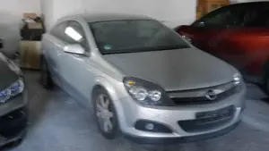 Opel Astra Astra 1.6 16V Coupe Bild 5