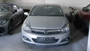 Opel Astra Astra 1.6 16V Coupe Bild 4