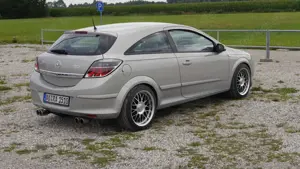Opel Astra Astra 1.6 16V Coupe Bild 2