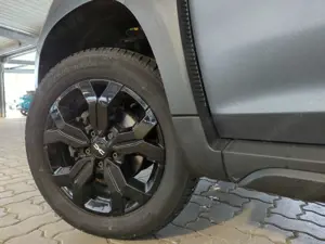 Dacia Duster Mat Edition TCe 150 EDC 1/225 +Frontbügel+AHK+Navi Bild 2