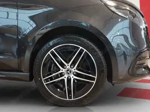 Mercedes-Benz V 300 d 4M AVANTGARDE LANG AMG+PANO+SITZKLIMA+AHK Bild 5