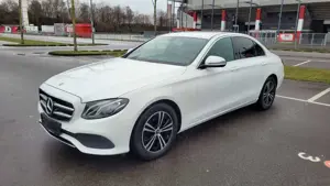Mercedes-Benz E 200 E Limousine Automatik Navi Teilleder***