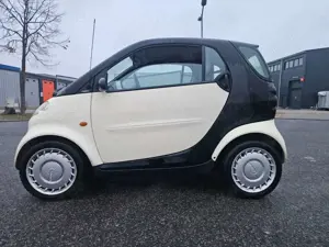 smart forTwo MC01*City Coupe Pure 450 Automatik Bild 2