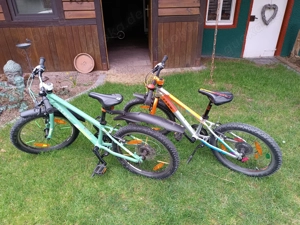 Kinder-Fahrrad Cube Acid 200, Modell 2021, green 'n' white, 20 Zoll (+2tes Cube, actionteam, orange)