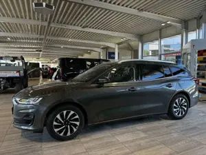 Ford Focus Turnier 1.0 EcoBoost Hybrid TITANIUM EDITION (DEH) Bild 3
