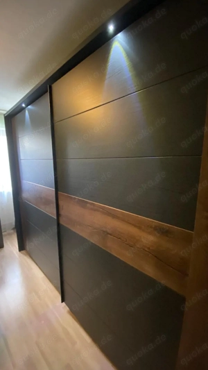 Wegen Umzug Dringend zu verkaufen !! Kleiderschrank Schlammeiche Schwarz mit Schiebetüren 