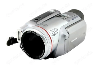 Camcorder Panasonic 3CCD, 18-fach Zoom mit 2. Akku, Tasche und viel Zubehör