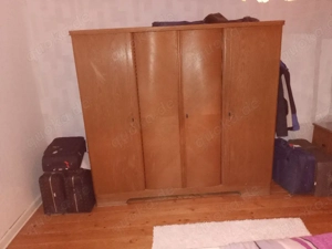 alter Kleiderschrank 