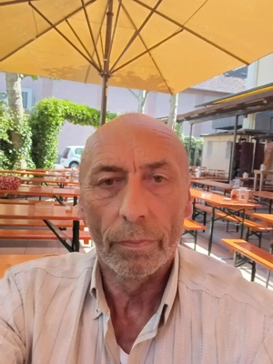 Er verwöhnt die vernachlässigte Frau