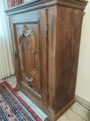 Kleiner alter Dielenschrank (Eiche)