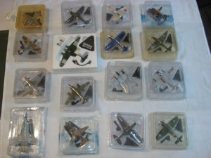 16 alte Militär Metall Flugzeug Modelle neuwertig OVP