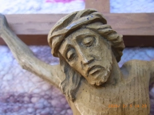HOLZKREUZ mit Jesus Christus Bild 4