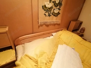 Schlafzimmer Schrank Vollholztüren Spiegel, und Doppelbett (ca. 180 x 200), Vollholz Bild 3