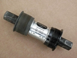 Vintage Innenlager Deore XT BB-UN70 122,5 68 BSA. Tiptop Zustand.