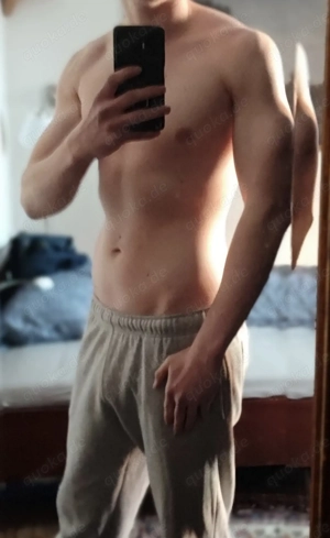 Sehr gut bestückt sucht reife sie 