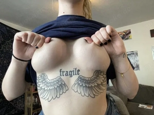 Ich bin eine attraktive und sinnliche Frau über 27Jahre. Ich biete sexuelle Dienstleistungen bei mir