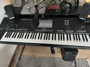 Yamaha Genos 1   XL-Set   neuwertig   inkl. Profi-Styles