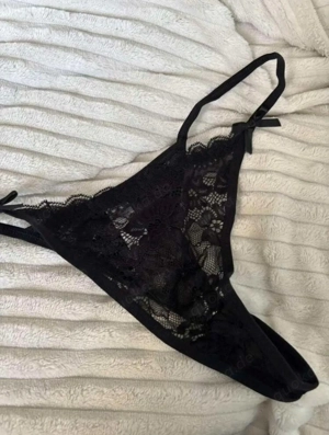 Getragene Slips und Bhs