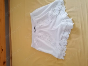 Welche Frau will sie haben ???