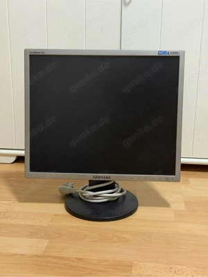 Samsung 20  Monitor   VGA, VESA-fähig, ideal als Zweitmonitor
