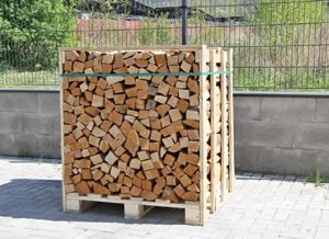    Brennholz   Kaminholz   Trocken & Frisch   Lieferung in ganz Deutschland