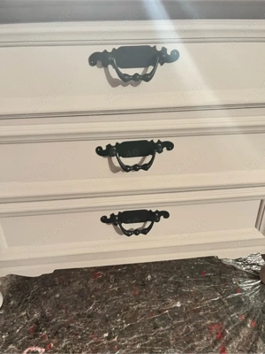 nachttisch aufgearbeitet 