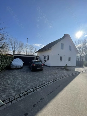 Modernes freistehendes Einfamilienhaus mit Solaranlage, Lüftung & 107 m  Natursteinterrasse 