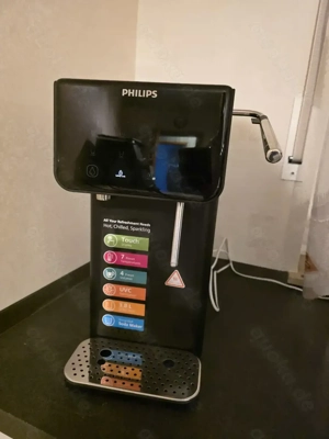 Phillips wasserstation mit Flasche und Zylinder