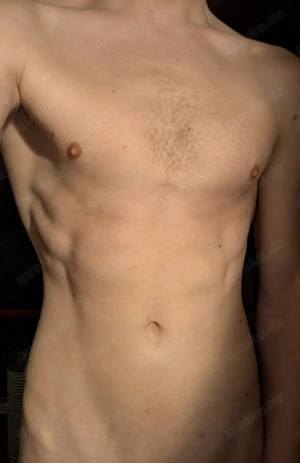 Junger sportlicher Mann sucht