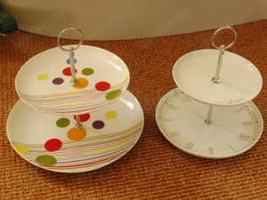 Zwei Etageren zu verkaufen.