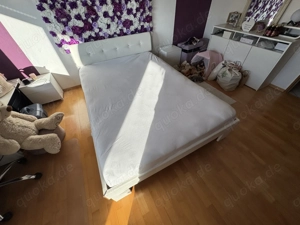 Bett 210x145x80 incl. Matratze und Überzug zu verschenken