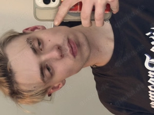 18 Jahre, twinlyyyylife, verkaufe Produkte und Dienstleistungen um meinen Führerschein zu zahlen 