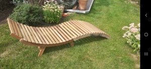 Klapp- und tragbare Holzliege mit Polster