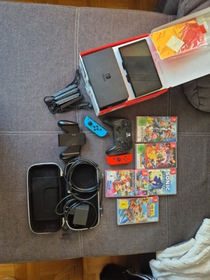 Nintendo switch spielkonsole mit Verpakung und videospiel