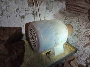 alter Transmissionsmotor 3KW 6,3A