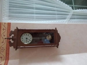 Antike Wohnzimmer Pendeluhr mit Batteriebetrieb