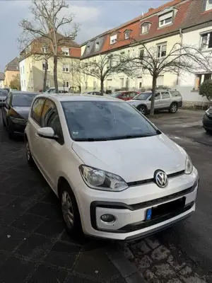 Volkswagen up! move up!
