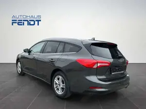 Ford Focus Turnier 1,5D Aut.AHK LED Navi KameraSitzh. Bild 3