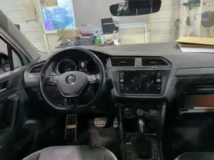 Volkswagen Tiguan 2.0 TDI OFFROAD 4Motion R-Line AHK Bild 5