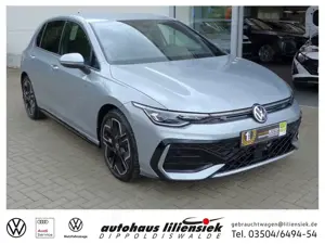 Volkswagen Golf 8 1.5 eTSI DSG R-Line *LED*PDC*ACC*