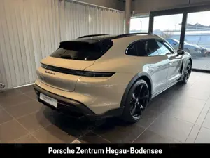 Porsche Taycan Turbo Cross Turismo/Offroad Design Paket Bild 2