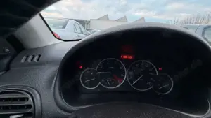 Peugeot 206 206  Tüv : 10/26 Bild 5