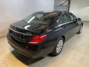 Mercedes-Benz E 220 E 220 d 4Matic (213.005) Bild 3