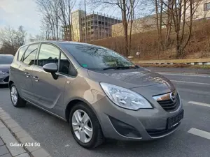 Opel Meriva Edition"Scheckheftgepflegt,mit Fahrradträger"