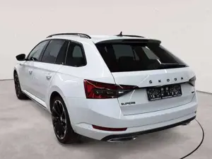 Skoda Superb Superb Combi 2.0 TDI 4x4 Sportline PANO AHK Bild 2