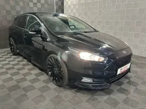 Ford Focus Lim. 2.0 EcoBoost*ST*RECARO-SP.FW-KEYFREE
