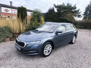 Skoda Octavia Combi 2.0 TDI DSG Style *AHK,Navi,SHZ,APP,LED*